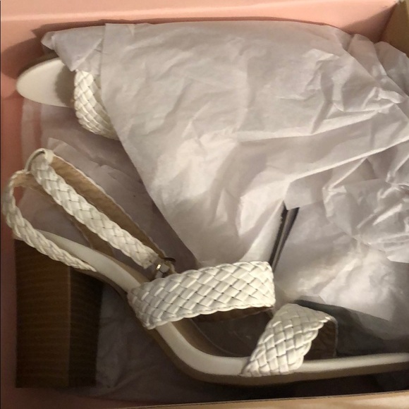 Pumps - Picture 2 of 3